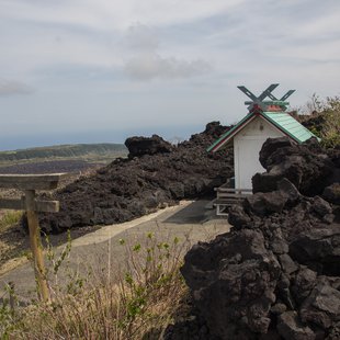 伊豆大島_三原山神社2