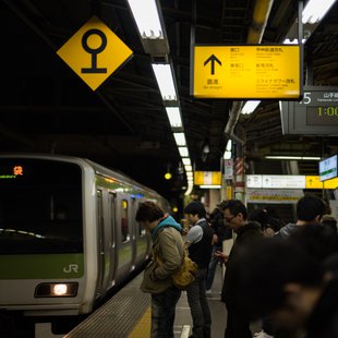 真夜中の新宿駅3